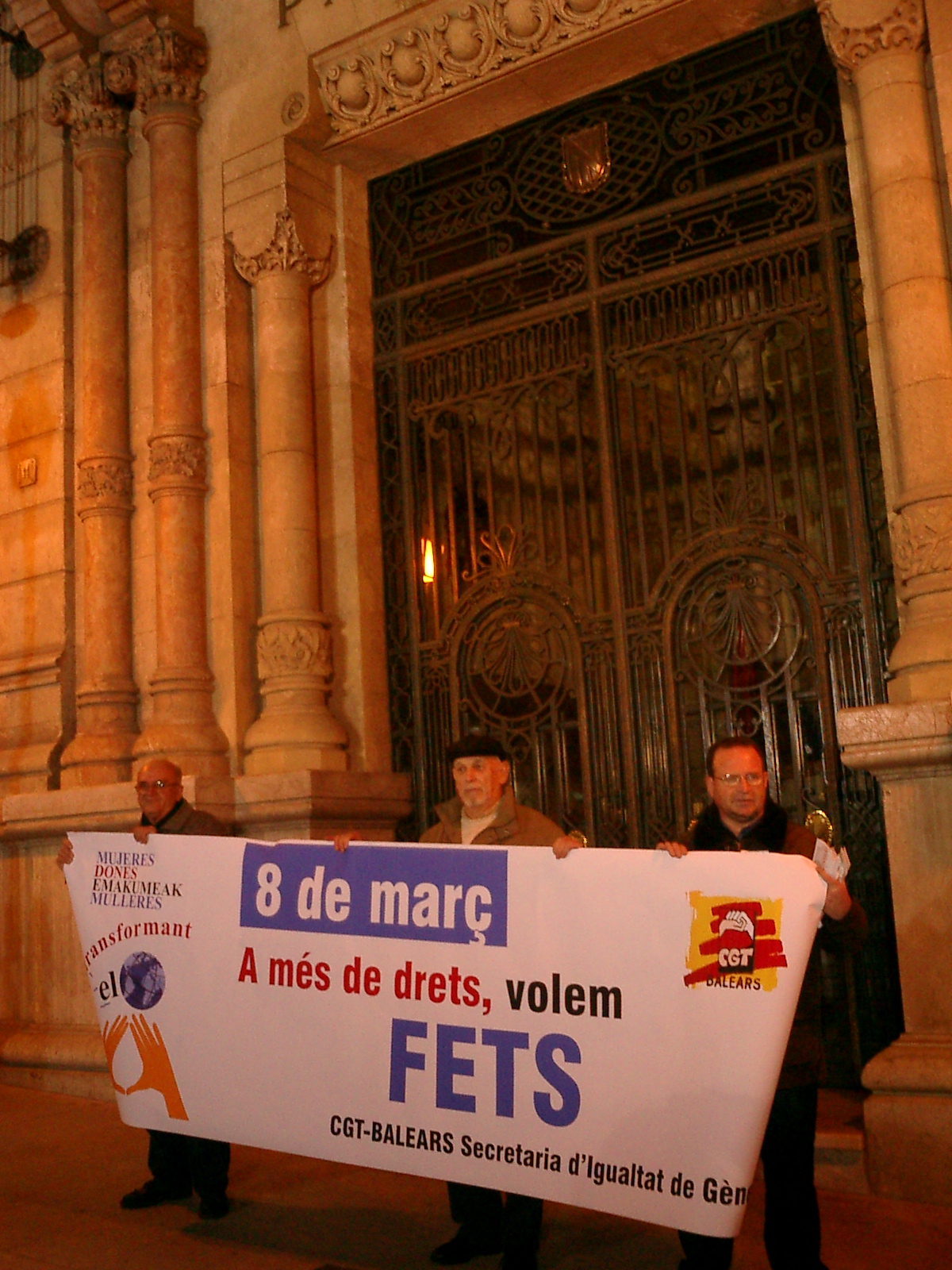 CIUTAT 2005 DIA DE LA DONA 050308 (2).JPG,  bytes